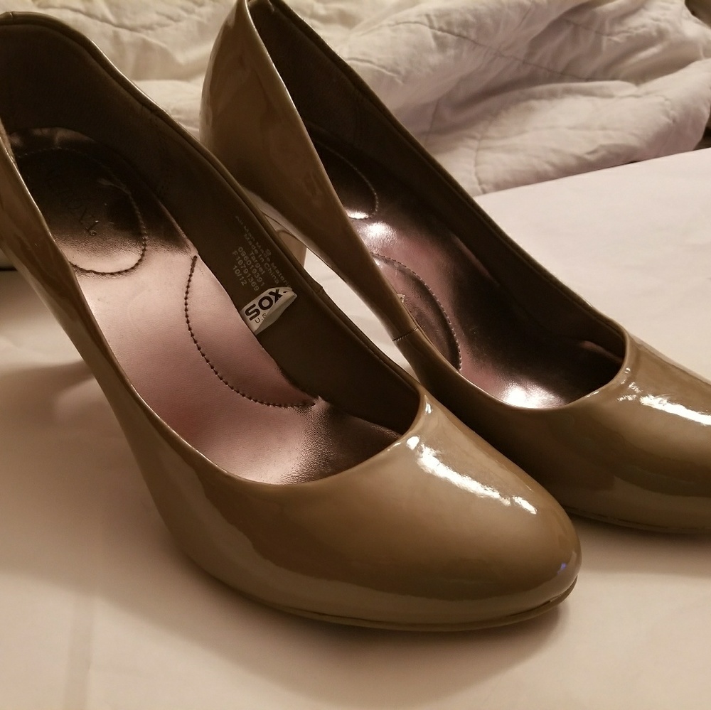 Merona Tan Heels Size 9